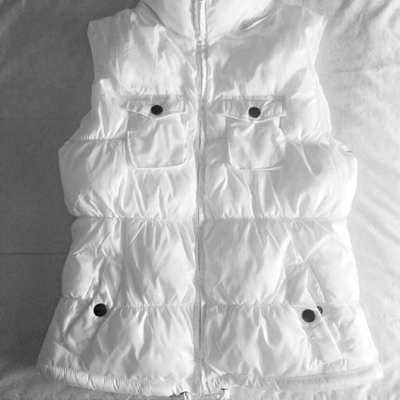 Faded Glory White Vest's - Picture 1 of 3